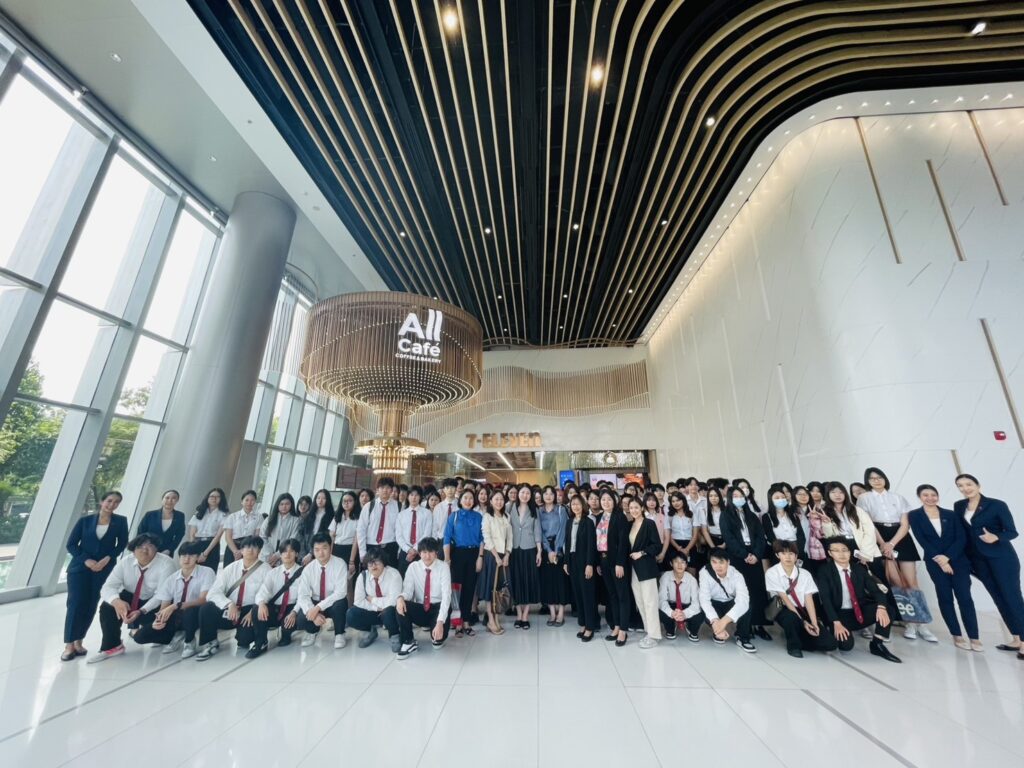 The Department of Sustainable Business Management (SBM) arranged a company visit to CPALL Public Company Limited